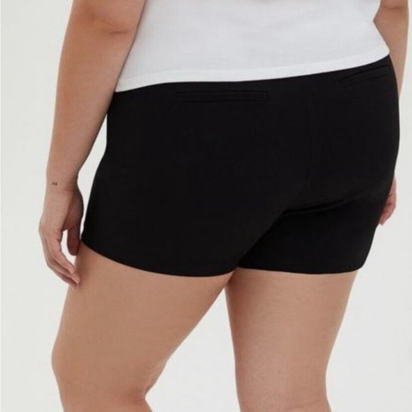 NWT Torrid Plus Size 22 Black Button High Rise Short Nautical - Picture 4 of 5